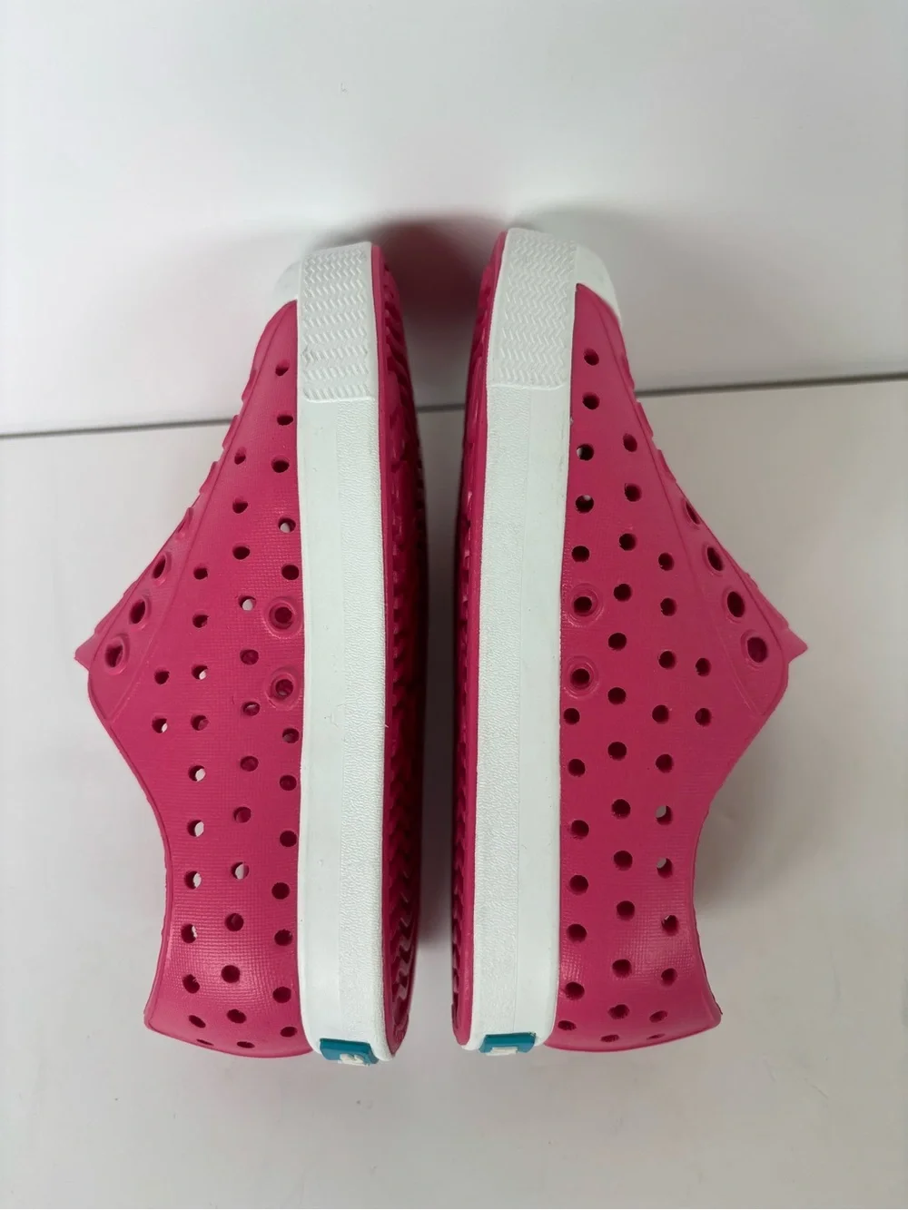 Native Kids Jefferson Pink Slip-On Water Friendly Sneakers size 8